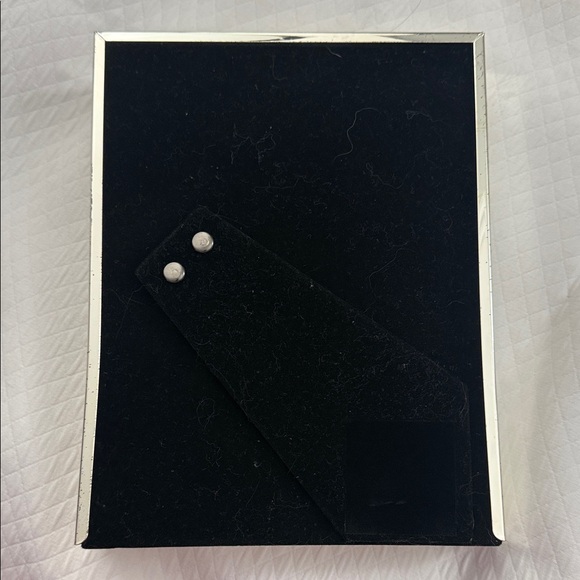 Elegant Needepoint Framed Angel Cross-Stitch Art in Silver and Pink. - Picture 8 of 11